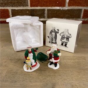 Dept 56 Heritage Village Series Santa &‎ Mrs Claus Set of 2 Accessories #5609-0